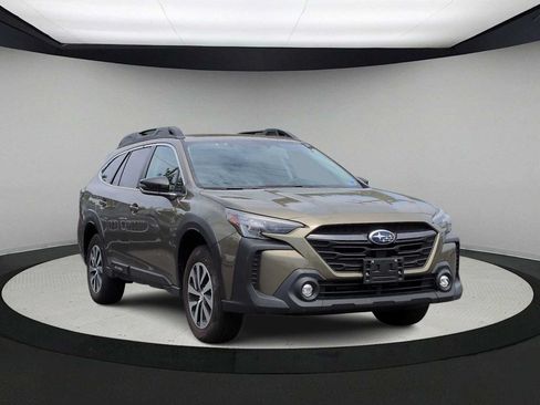 Used 2024 Subaru Outback Premium w/ Popular Package #1A AWD/4WD image 2