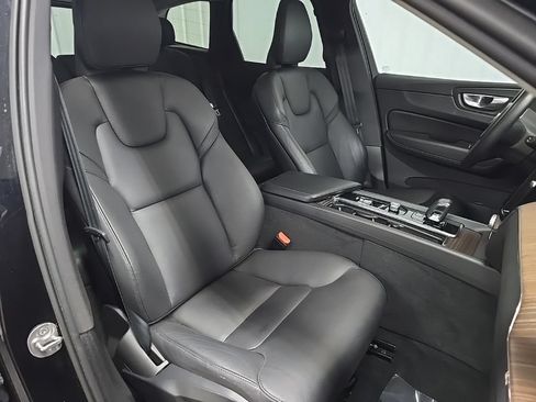 Used 2023 Volvo XC60 B5 Plus w/ Climate Package AWD/4WD image 18