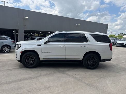 Used 2023 GMC Yukon SLT w/ SLT Luxury Package RWD image 9