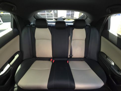 Used 2018 Honda Civic Sport image 19