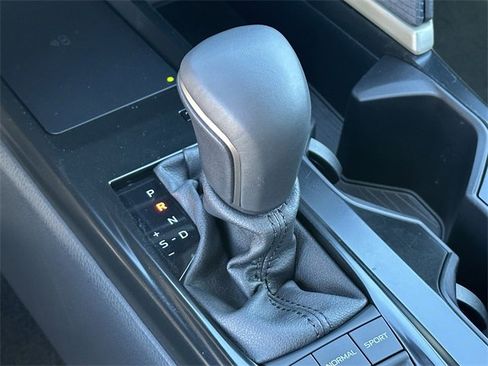 Certified 2025 Toyota Camry SE w/ Convenience Package image 20