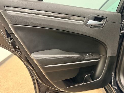 Used 2022 Chrysler 300 Touring L RWD image 20