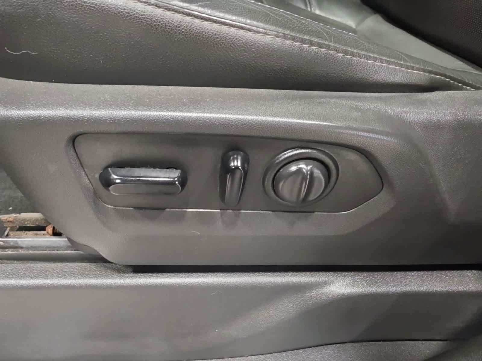 Used 2019 GMC Sierra 1500 SLT w/ SLT Premium Plus Package AWD/4WD image 20