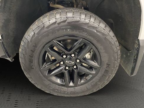 Used 2024 Chevrolet Silverado 1500 Custom Trail Boss AWD/4WD image 16