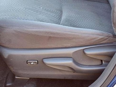 Used 2014 Toyota Prius V Two image 21