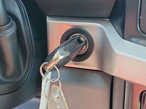 Certified 2025 Ford F250 XLT AWD/4WD image 31