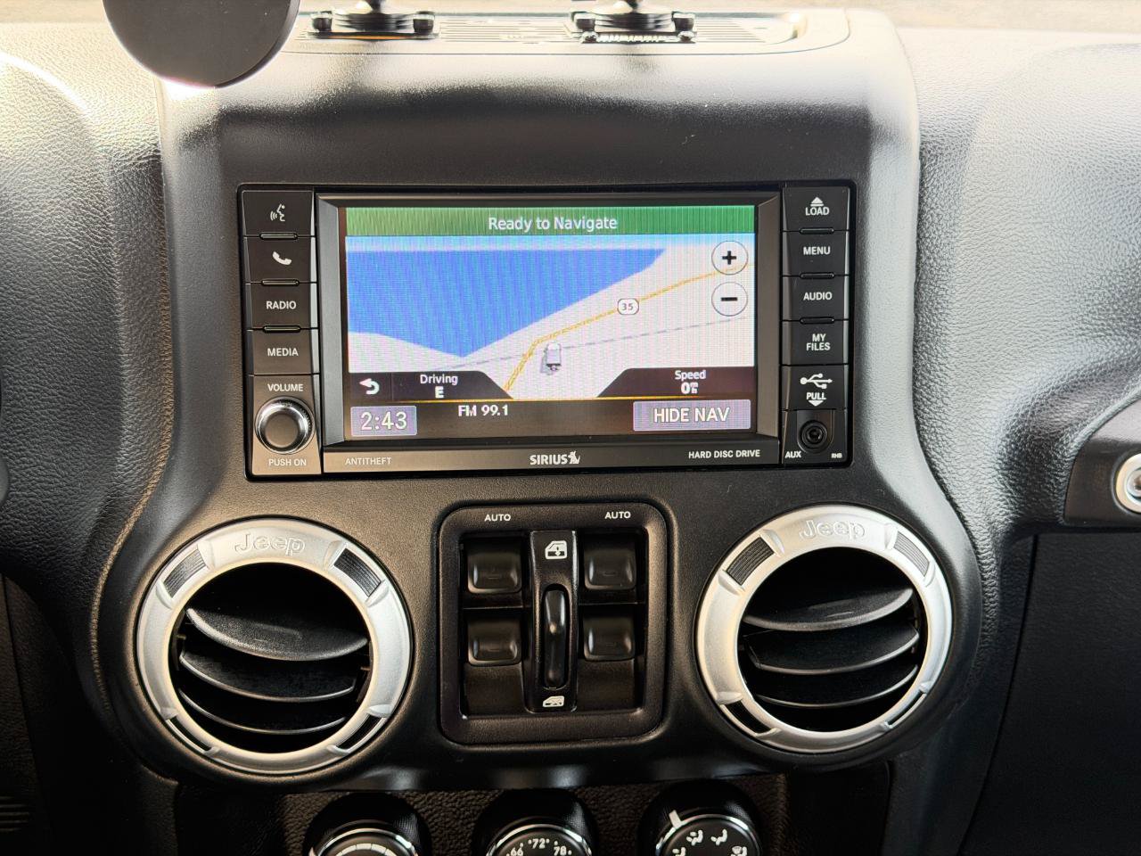 Used 2016 Jeep Wrangler Unlimited Sahara w/ Connectivity Group AWD/4WD image 18