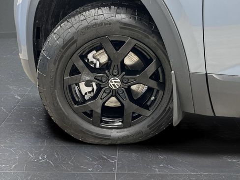 Used 2024 Volkswagen Atlas Peak Edition SEL image 37