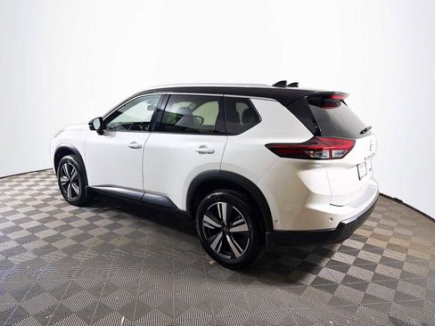 Certified 2025 Nissan Rogue SL w/ Tech Package AWD/4WD image 6