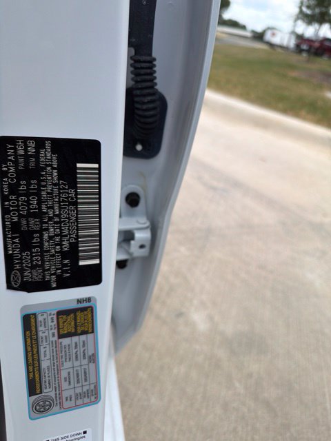 New 2025 Hyundai Elantra SEL FWD image 40