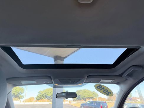 Used 2016 Ford Focus SE w/ Equipment Group 201A image 24