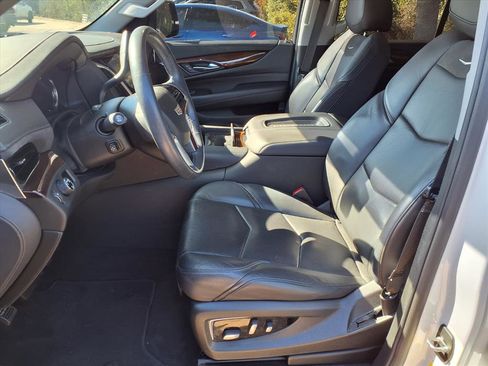 Used 2020 Cadillac Escalade 2WD image 10