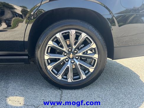 Used 2025 Chevrolet Tahoe High Country AWD/4WD image 33