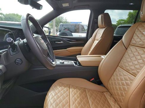 Certified 2023 Cadillac Escalade Premium Luxury AWD/4WD image 44