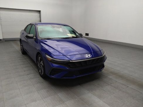 Used 2025 Hyundai Elantra Sport FWD image 13