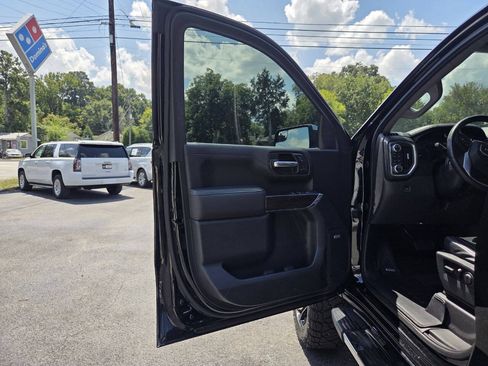 Used 2019 GMC Sierra 1500 SLT w/ SLT Premium Package AWD/4WD image 16