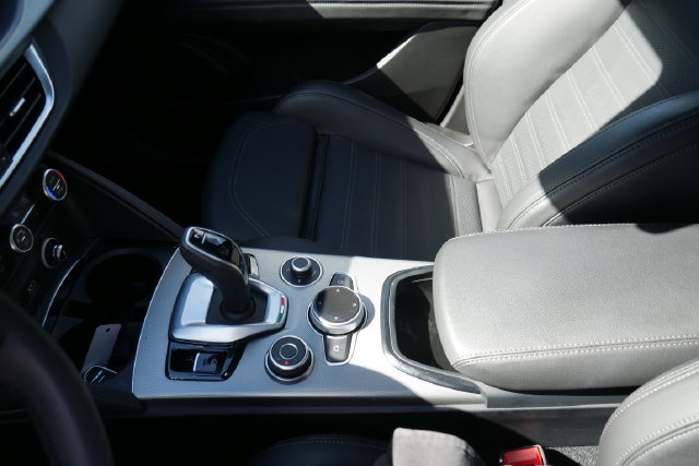 Used 2024 Alfa Romeo Stelvio Veloce AWD/4WD image 26