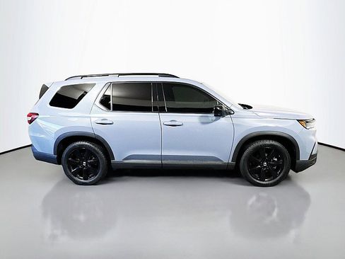 Used 2025 Honda Pilot Black Edition image 8