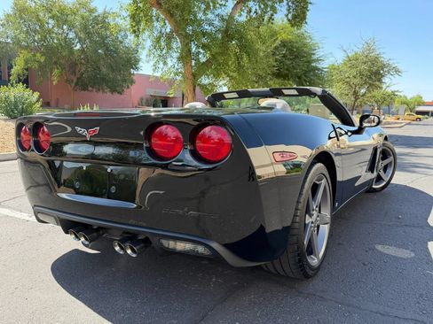 Used 2006 Chevrolet Corvette Convertible w/ Preferred Equipment Group RWD image 2