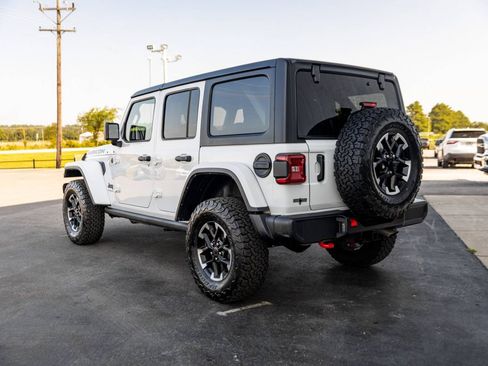 Used 2026 Jeep Wrangler Unlimited Rubicon AWD/4WD image 3