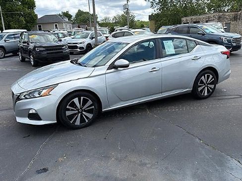 Used 2022 Nissan Altima 2.5 SV FWD image 4