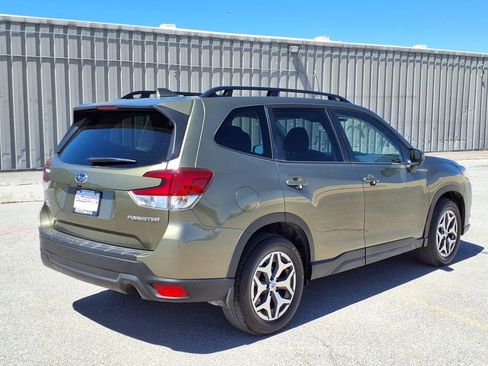 Used 2023 Subaru Forester Premium w/ Popular Package #2 image 5