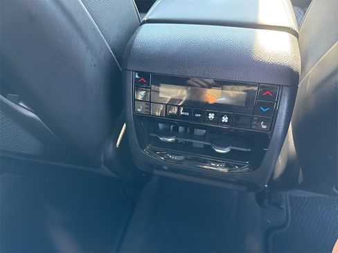 Used 2024 Jeep Grand Cherokee L Summit w/ High Altitude Package image 16