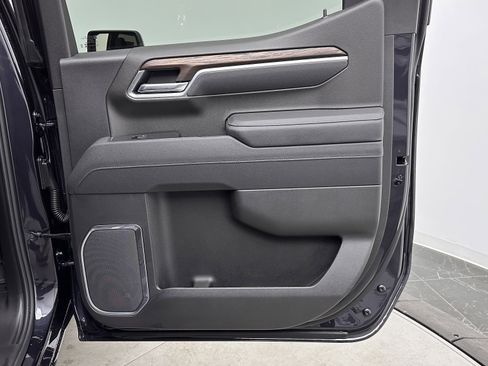 Used 2026 GMC Sierra 1500 SLT image 32