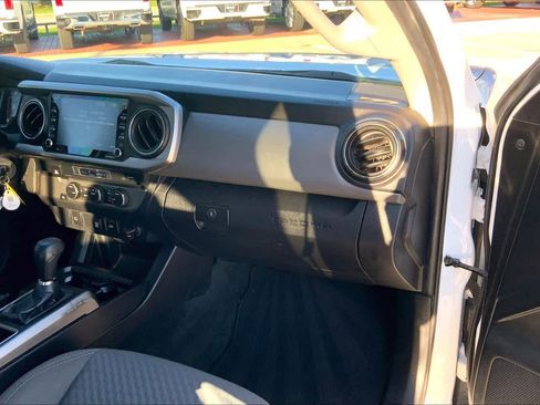 Used 2022 Toyota Tacoma SR5 image 17