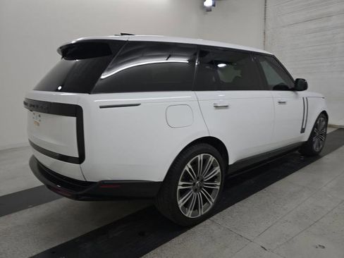 Used 2025 Land Rover Range Rover Long Wheelbase SE image 3