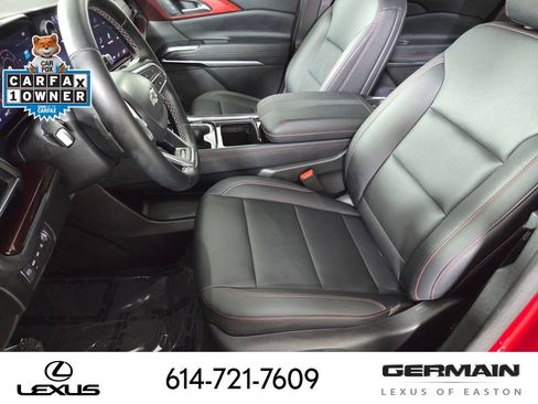 Used 2025 Chevrolet Traverse Z71 AWD/4WD image 18