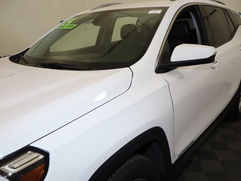 Used 2024 GMC Terrain SLT AWD/4WD image 13