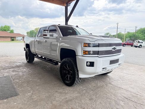 Used 2018 Chevrolet Silverado 2500 LTZ w/ Duramax Plus Package AWD/4WD image 6