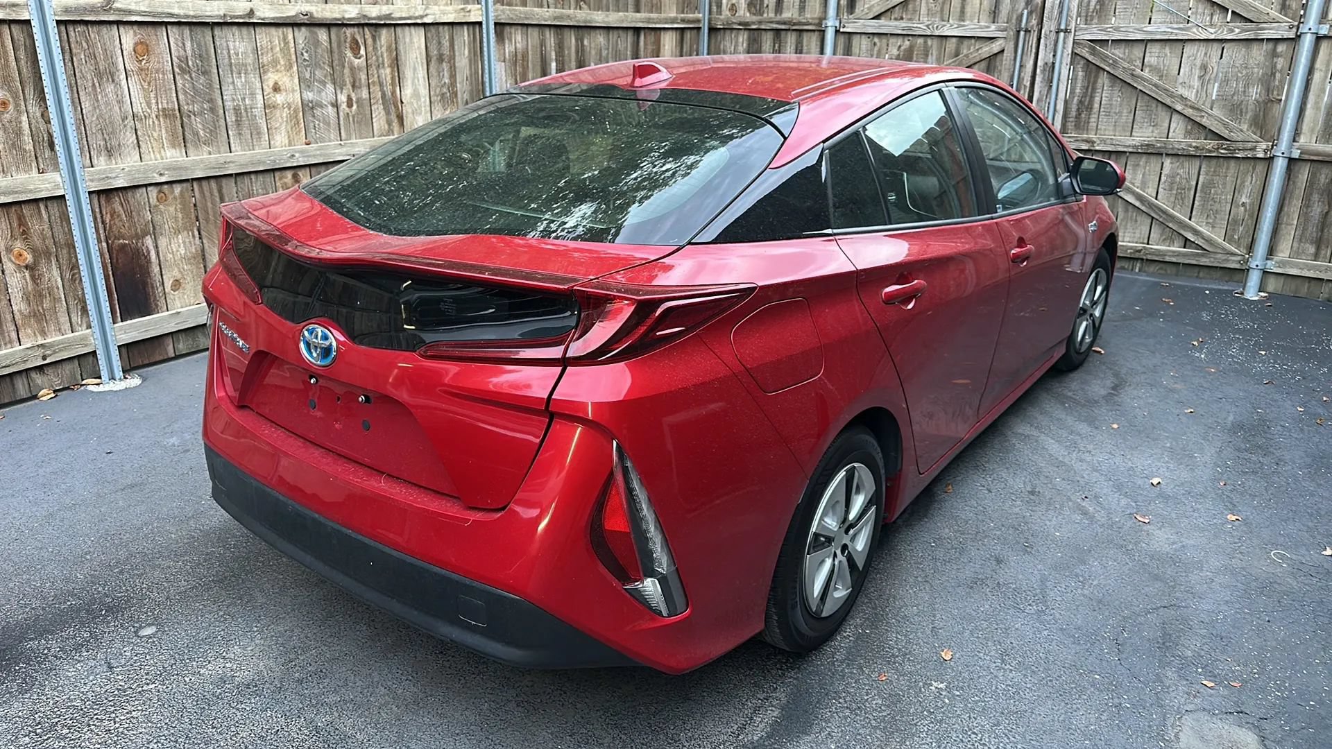 Used 2021 Toyota Prius Prime LE FWD image 3