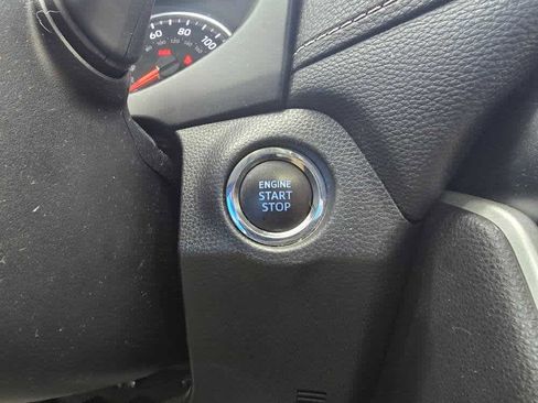 Used 2020 Toyota RAV4 XLE image 22