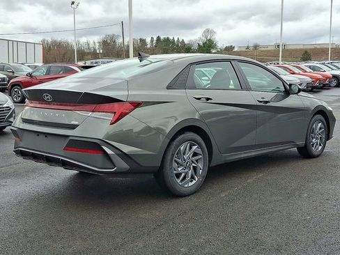 New 2026 Hyundai Elantra Blue image 4