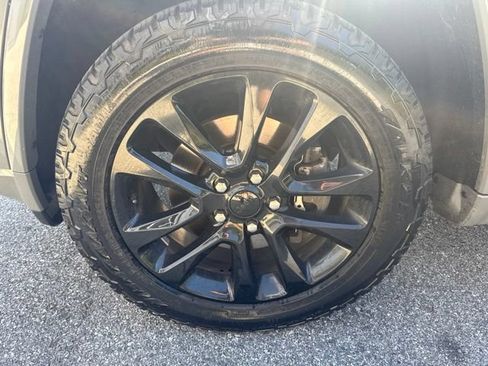 Used 2021 Jeep Grand Cherokee Laredo X AWD/4WD image 8