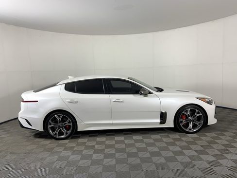 Used 2018 Kia Stinger GT image 2