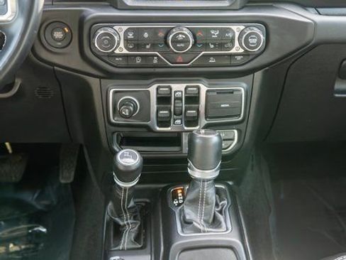 Used 2023 Jeep Gladiator Overland w/ Popular Equipment Package AWD/4WD image 16