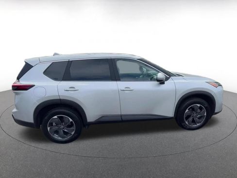 Used 2025 Nissan Rogue SV FWD image 15