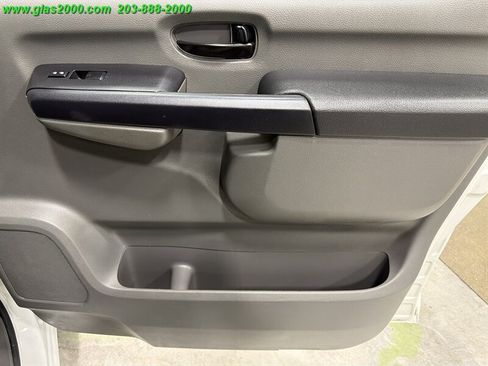 Used 2021 Nissan NV 3500 SV RWD image 22
