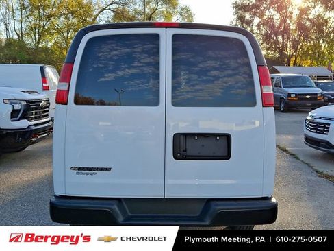 Used 2021 Chevrolet Express 2500 image 5