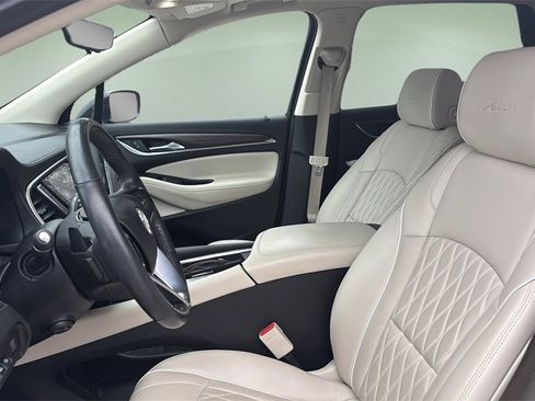 Used 2023 Buick Enclave Avenir image 13