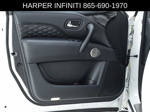 Used 2024 INFINITI QX80 Sensory w/ Cargo Package AWD/4WD image 19