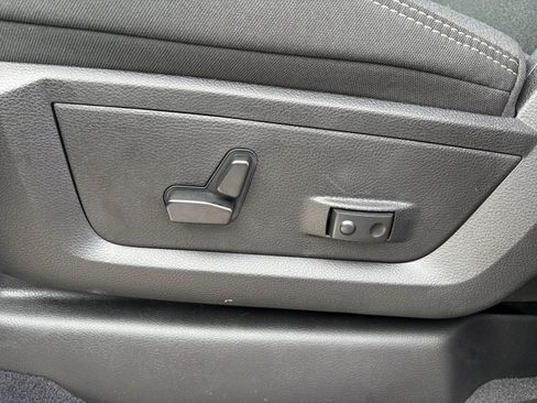 Used 2025 RAM 2500 Big Horn image 16