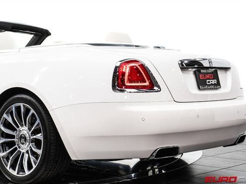 Used 2018 Rolls-Royce Dawn image 16