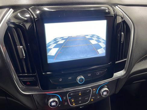 Used 2018 Chevrolet Traverse LT FWD image 6
