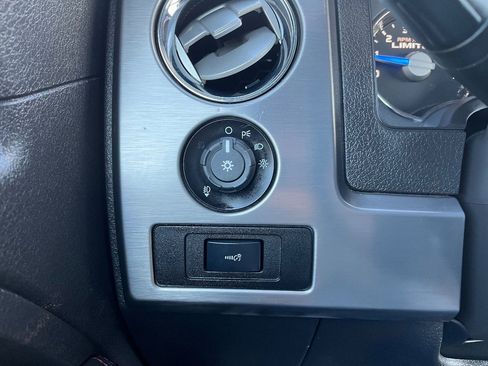 Used 2013 Ford F150 Limited image 23