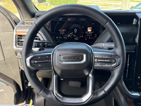 Used 2025 GMC Yukon Denali image 29