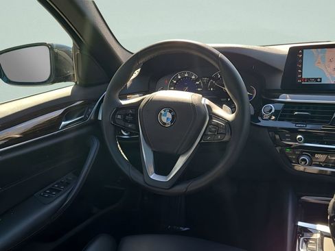 Used 2019 BMW 530i w/ Convenience Package image 22